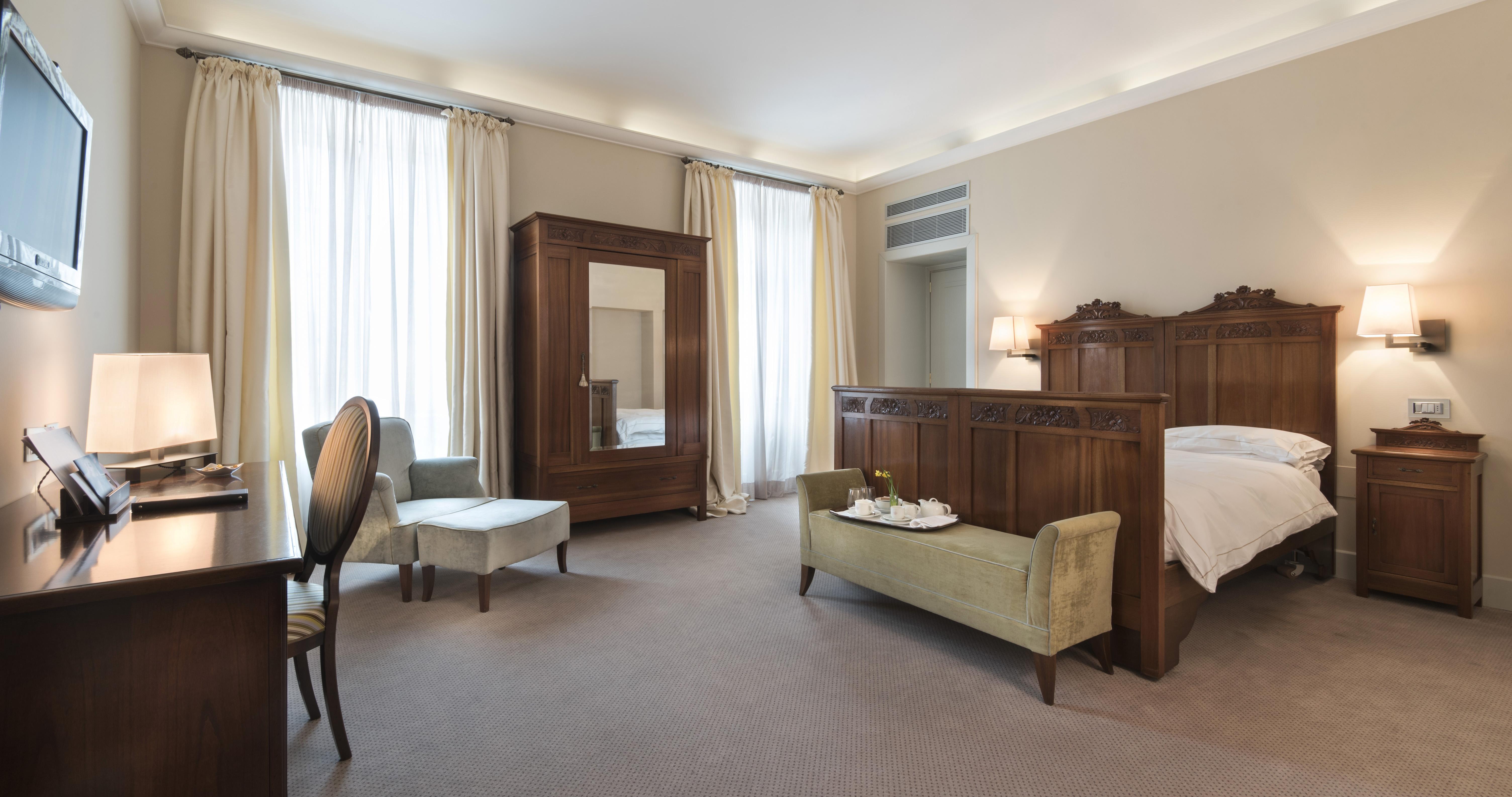 Grand Hotel Della Posta Sondrio Bagian luar foto
