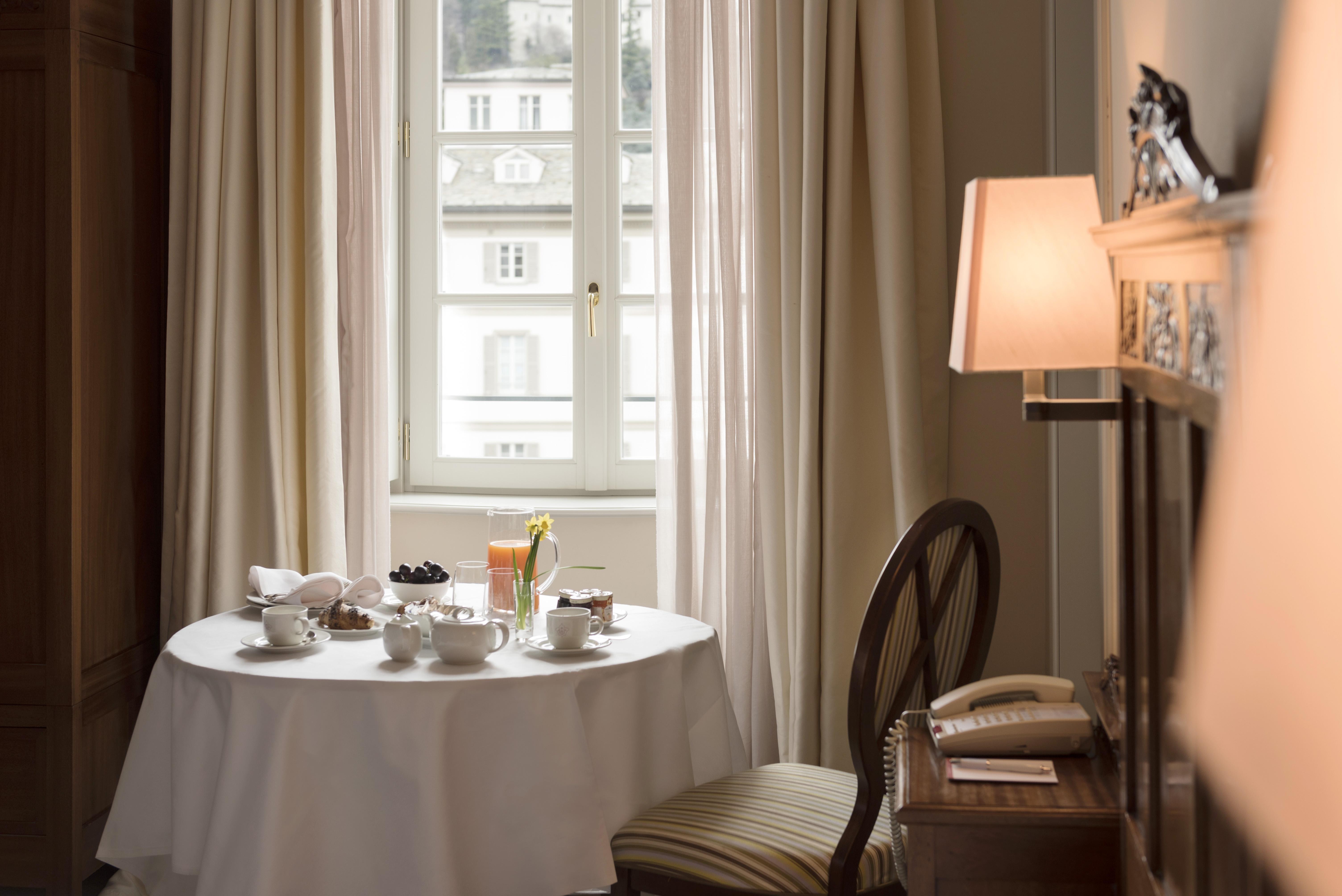 Grand Hotel Della Posta Sondrio Bagian luar foto