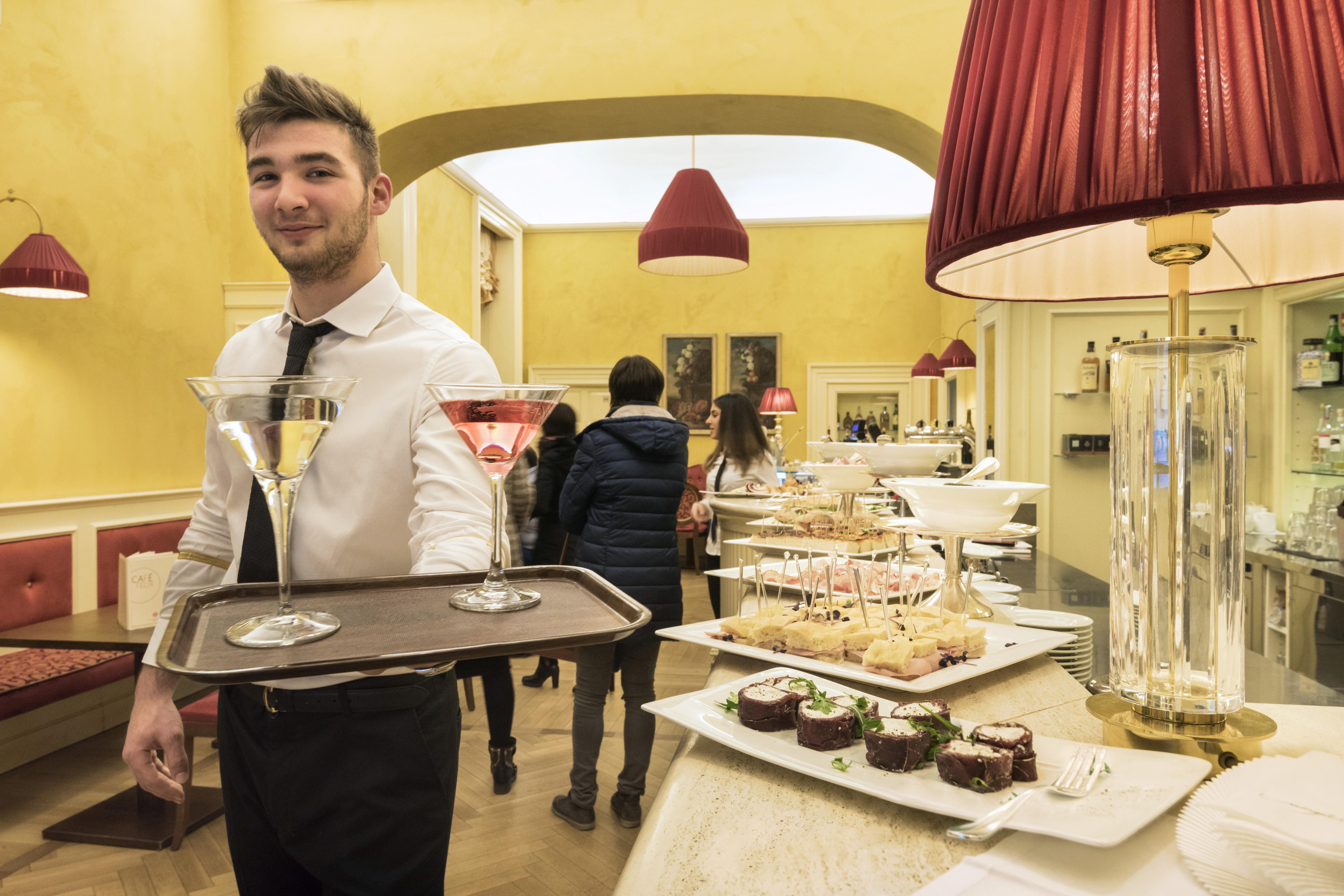 Grand Hotel Della Posta Sondrio Bagian luar foto